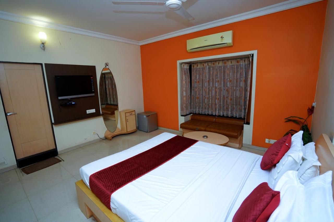 New Hotel Europa Inn Rajkot Luaran gambar
